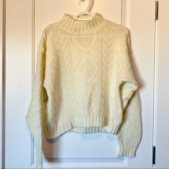 Vintage Cream Knit Turtleneck - Picture 5 of 7